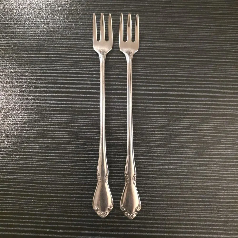 CHATEAU Oneida Silver‎ Stainless Oneidacraft Deluxe Glossy Flatware Bundle